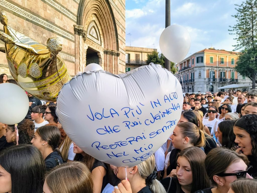 L'addio a Rebecca Galli - LE FOTO