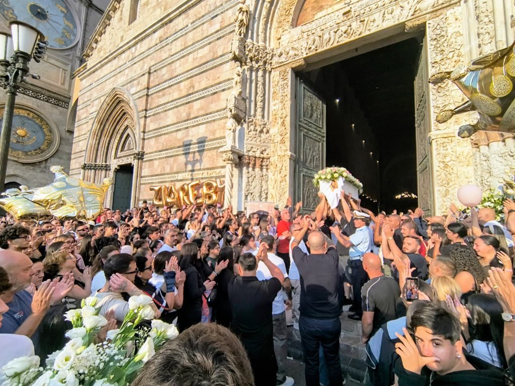 L'addio a Rebecca Galli - LE FOTO