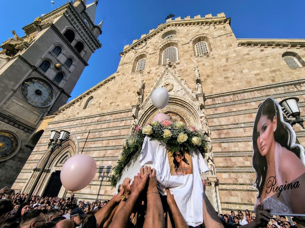 L'addio a Rebecca Galli - LE FOTO