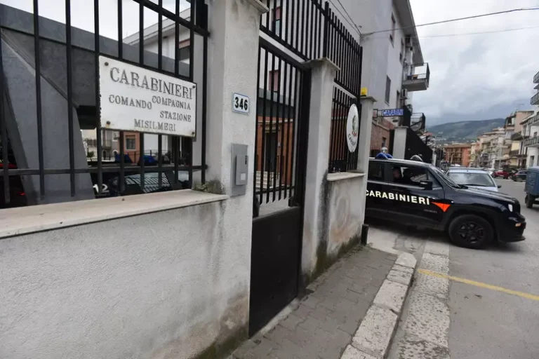 Abusi sessuali su bambino, familiare arrestato