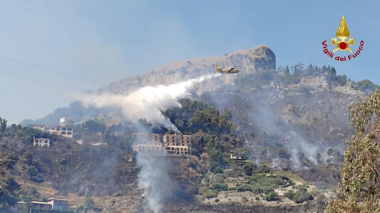 Incendi boschivi in provincia di Messina: situazione in fase di bonifica.