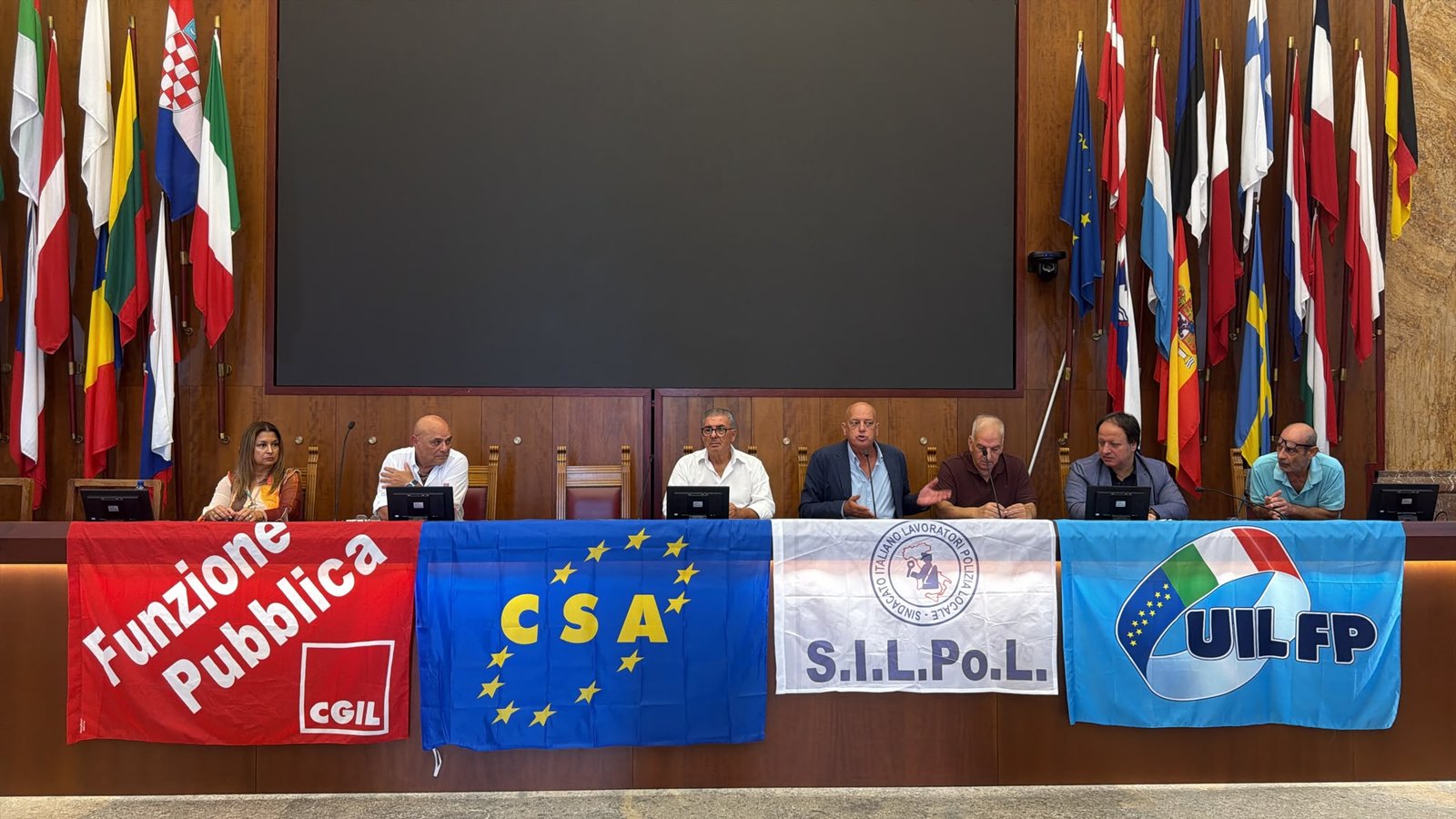 COMUNE DI MESSINA - L'ASSEMBLEA GENERALE DEI DIPENDENTI CONFERMA ALL’UNANIMITÀ IL RICORSO ALLO SCIOPERO
