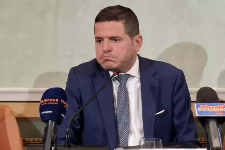 Processo a presidente Ars Galvagno resta a Palermo