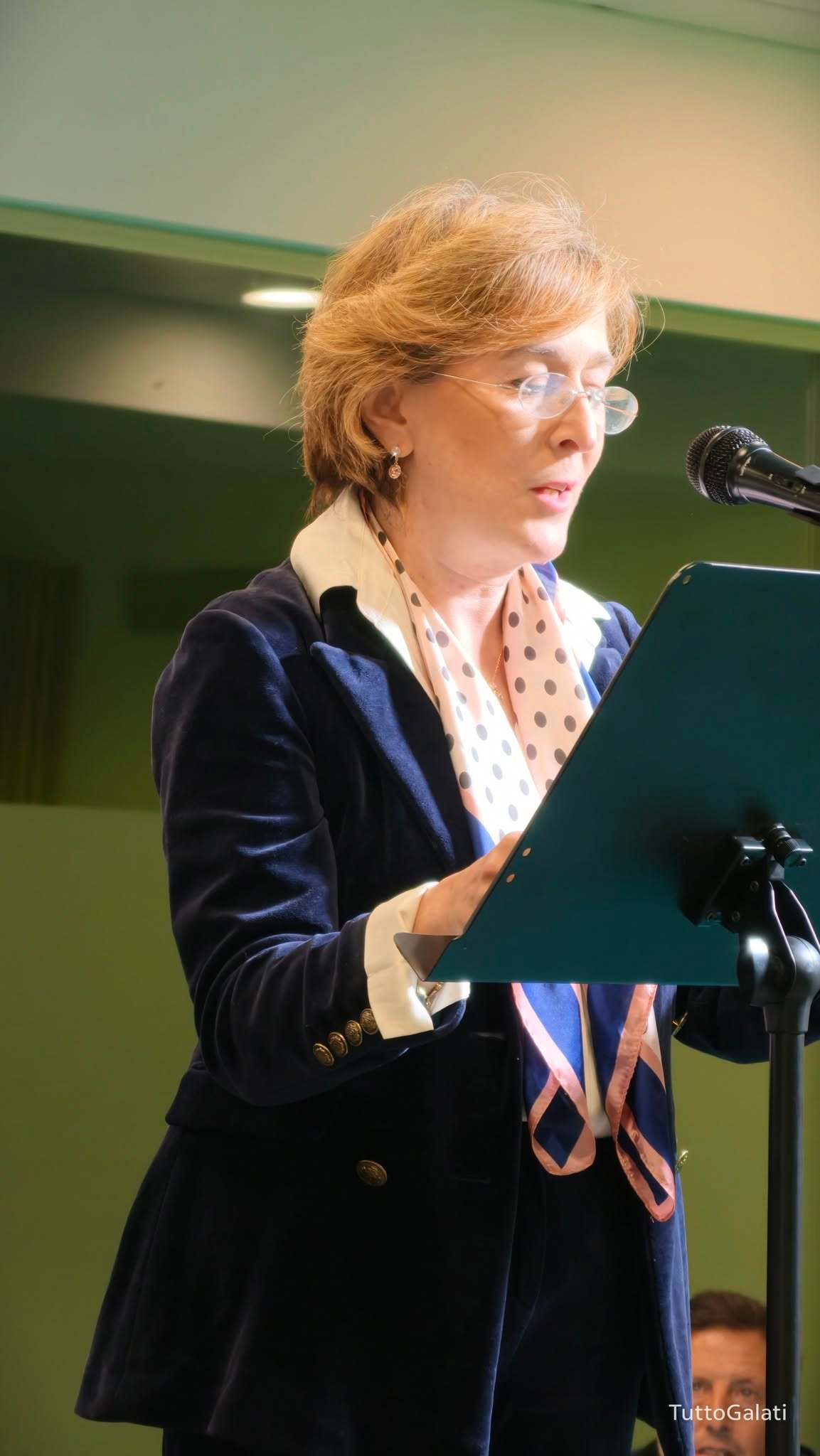Premio nazionale Nino Ferraù, Galati Mamertino celebra la poesia e ricorda Pippo Ferraù. Francesco D’Angiò vince la XIV edizione con “Geografia Minima”. L'emozione della figlia Cetty: «Questo premio deve restare qui».
