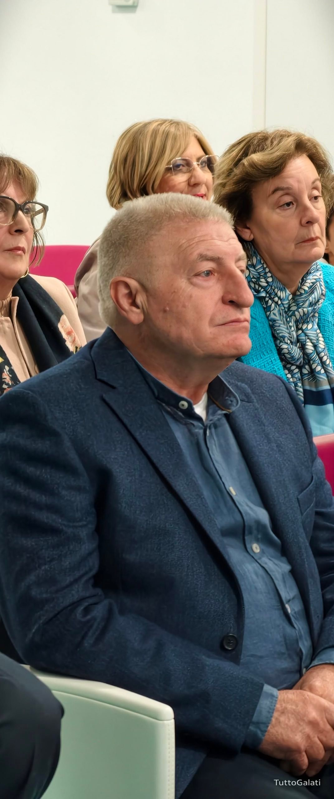 Premio nazionale Nino Ferraù, Galati Mamertino celebra la poesia e ricorda Pippo Ferraù. Francesco D’Angiò vince la XIV edizione con “Geografia Minima”. L'emozione della figlia Cetty: «Questo premio deve restare qui».