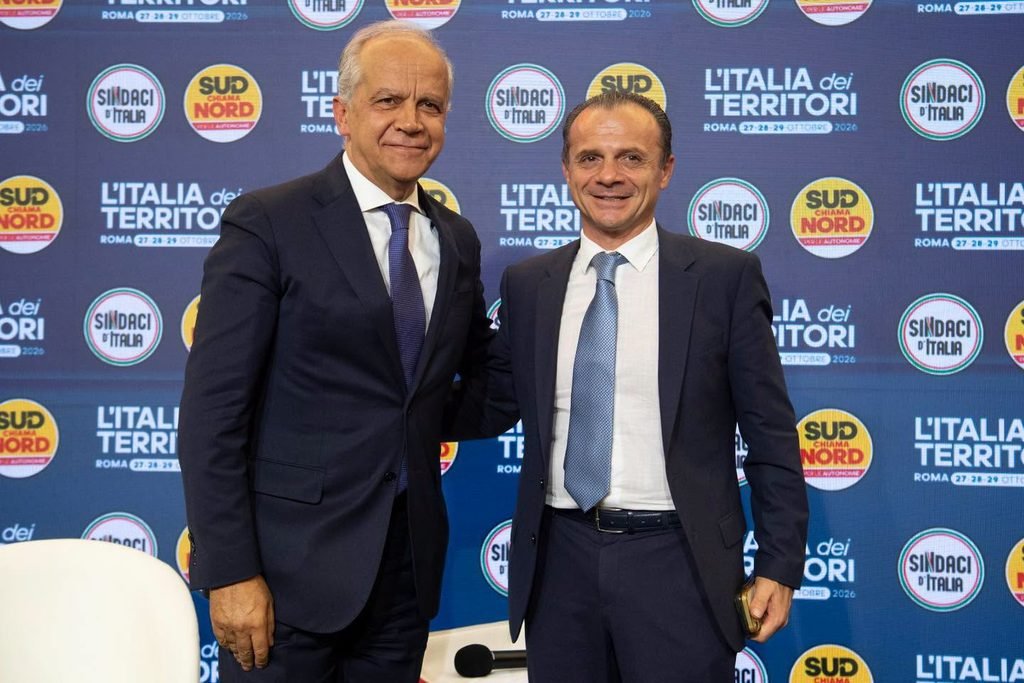 Gli occhi di Cateno De Luca. La felicità di chi ha finalmente raggiunto l'uva