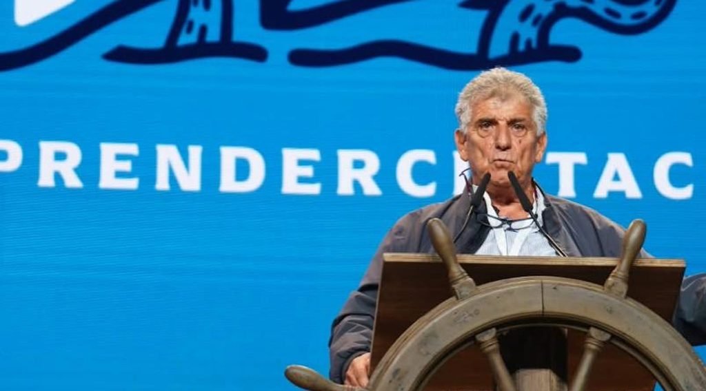 FARAONE SOTTOZERO: fuga in avanti (nel burrone) a braccetto con De Luca, ma alla Leopolda Renzi annuncia Bartolo e lo iberna all'istante.