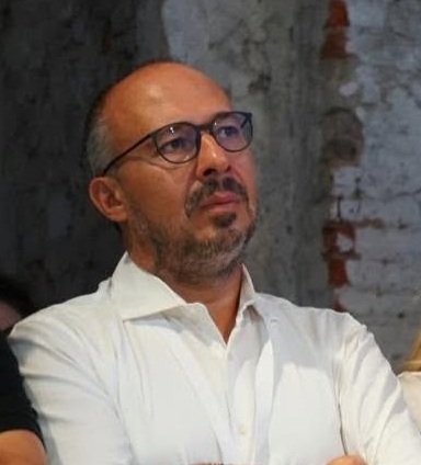 FARAONE SOTTOZERO: fuga in avanti (nel burrone) a braccetto con De Luca, ma alla Leopolda Renzi annuncia Bartolo e lo iberna all'istante.