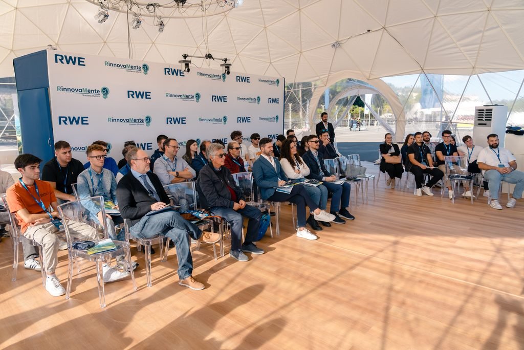 Si chiude la quarta edizione dei RinnovaMente Days di RWE. Inaugurato il parco da 9,5 MW con 400 ovini al pascolo. Al centro anche formazione e nuove opportunità di lavoro.