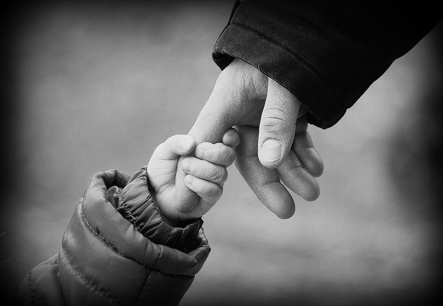 Padri, figli e ingratitudine: il sacrificio di una vita può essere cancellato dalla mancanza di un abbraccio?