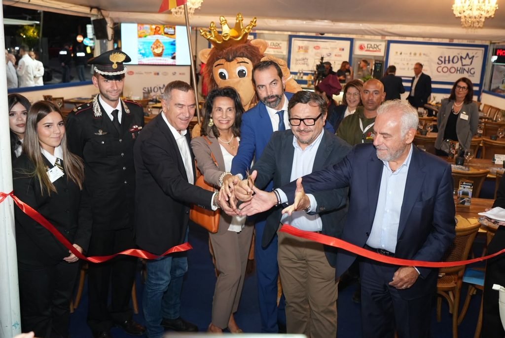 Fornelli accesi, musica e colori: inizia col botto il Messina Street Food Fest