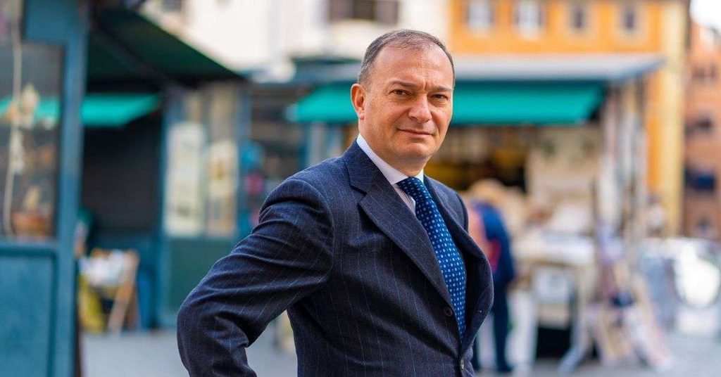 Il grande guazzabuglio: FdI, De Luca e la coerenza smarrita in una cambiale, salata