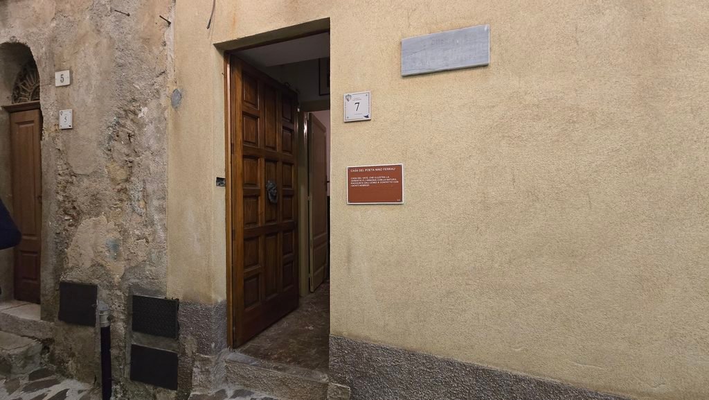 Premio nazionale Nino Ferraù, Galati Mamertino celebra la poesia e ricorda Pippo Ferraù. Francesco D’Angiò vince la XIV edizione con “Geografia Minima”. L'emozione della figlia Cetty: «Questo premio deve restare qui».