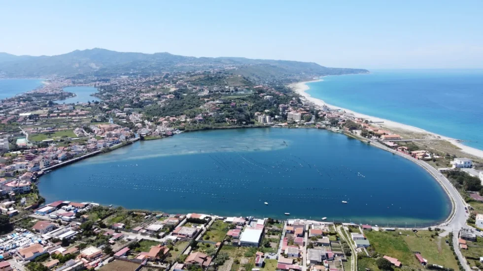 Hub Atm a Torre Faro, il Pd: «Oltre 600mila euro per un terreno privato a Capo Peloro. Si faccia chiarezza»