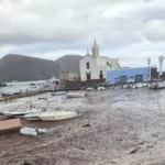Temporale a Lipari, esondati torrenti, fango in strade e case allagate