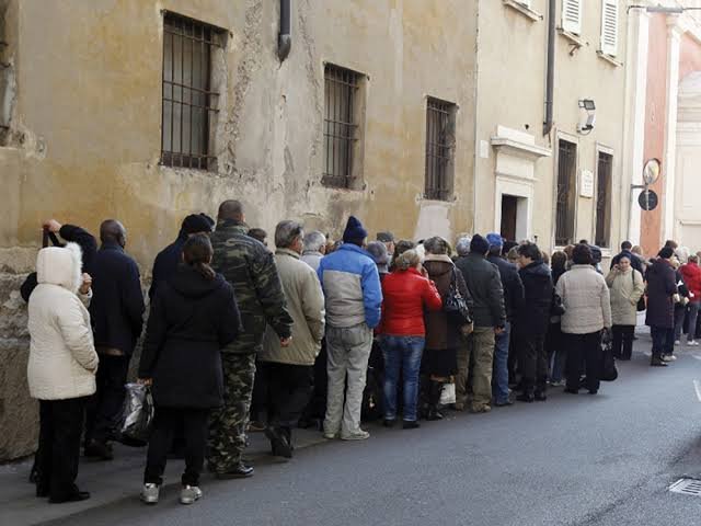 Messina, la povertà oltre le periferie: stipendi da 15 mila euro, giovani senza lavoro e famiglie che rinunciano alle cure