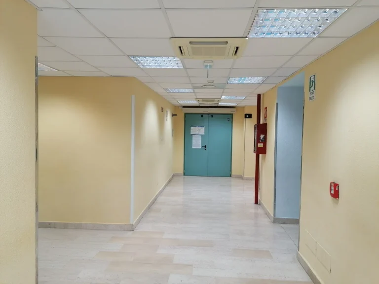 Bimbo di 6 anni cade con la bici da un palco a Patti: grave in ospedale