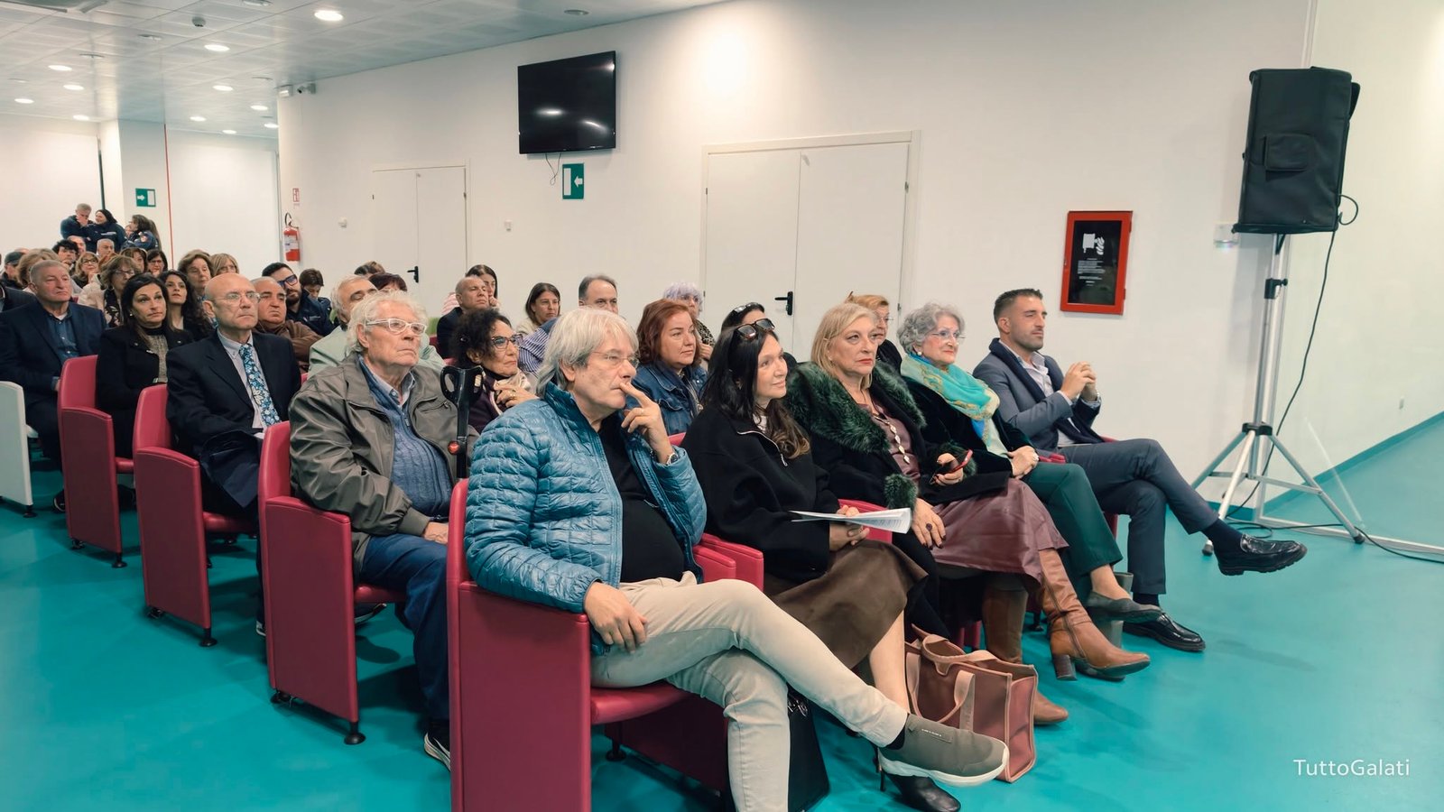 Premio nazionale Nino Ferraù, Galati Mamertino celebra la poesia e ricorda Pippo Ferraù. Francesco D’Angiò vince la XIV edizione con “Geografia Minima”. L'emozione della figlia Cetty: «Questo premio deve restare qui».