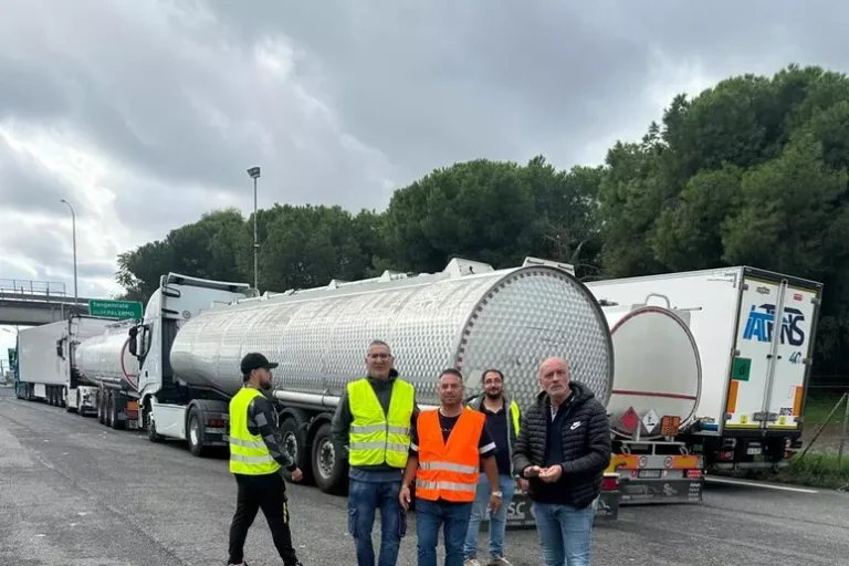 Autotrasporto, dopo l’incontro con Salvini revocato il fermo. A Catania il blocco resta